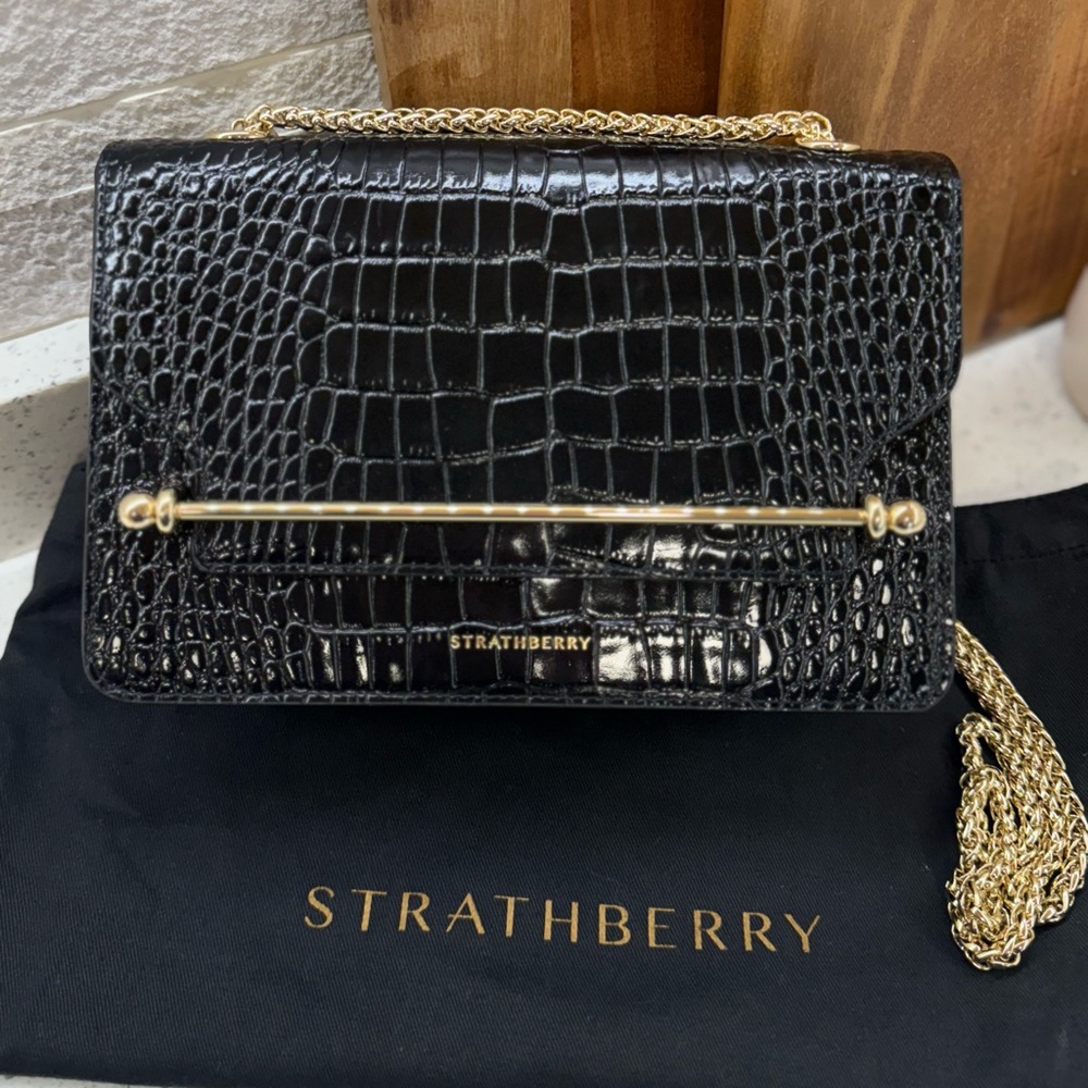 Like new Strathberry East/West Black Croc-Embossed Crossbody with Gold Chain - Picture 3 of 15